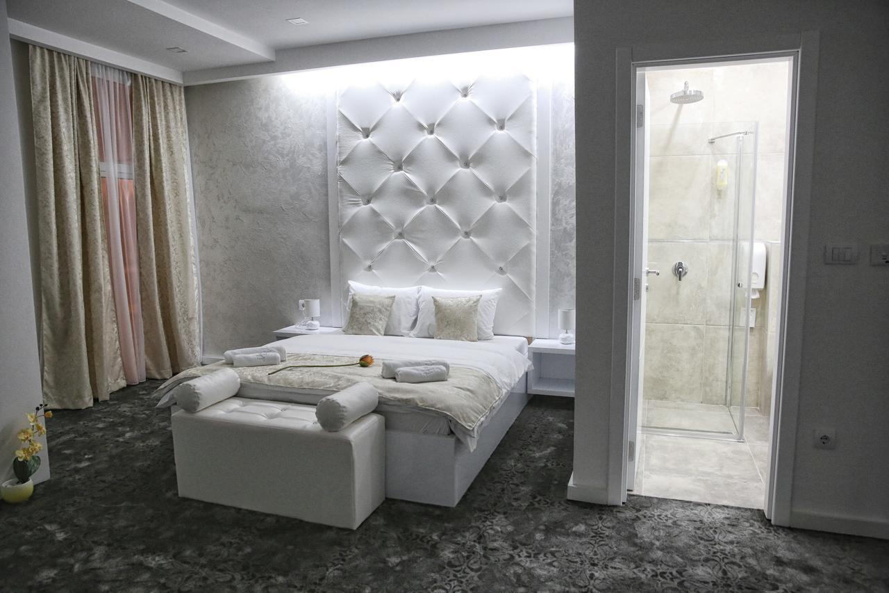 Bed and Breakfast Sunny Hill Garden Stara Pazova Exterior foto