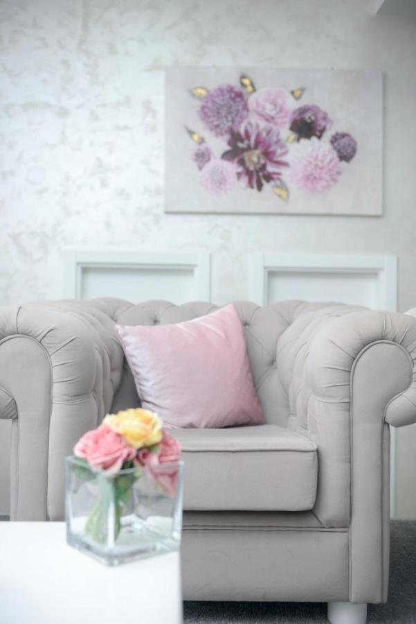 Bed and Breakfast Sunny Hill Garden Stara Pazova Exterior foto